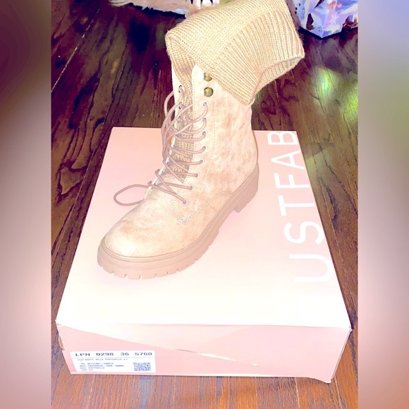 Brand New Combat Boots - Picture 4 of 4